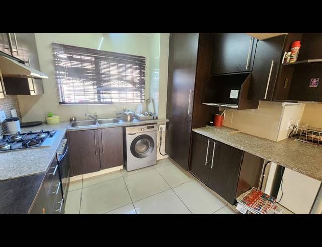 3 BEDROOM TOWNHOUSE FOR SALE IN NEWMARKET